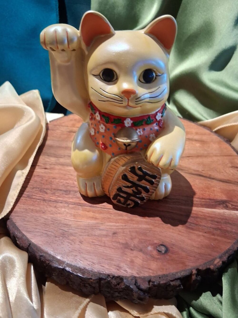 Vintage Japanese Maneki-Neko Gold Lucky Cat Figurine